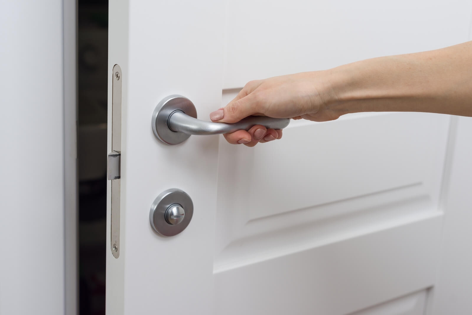 Protege tu hogar con las puertas de seguridad más confiables de Panamá: HOPSA